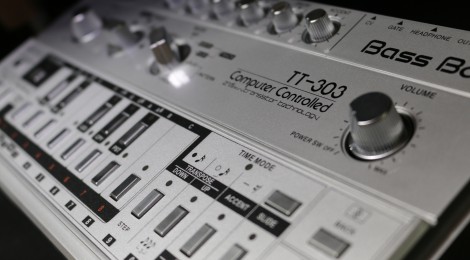 Cyclone Analogic TT-303とRoland AIRA TB-3を比べてみた。