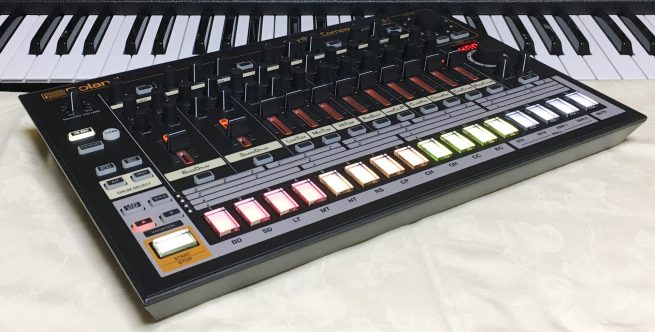 Roland AIRA TR-8 LED MOD + SynthGraphics TR-808 Style