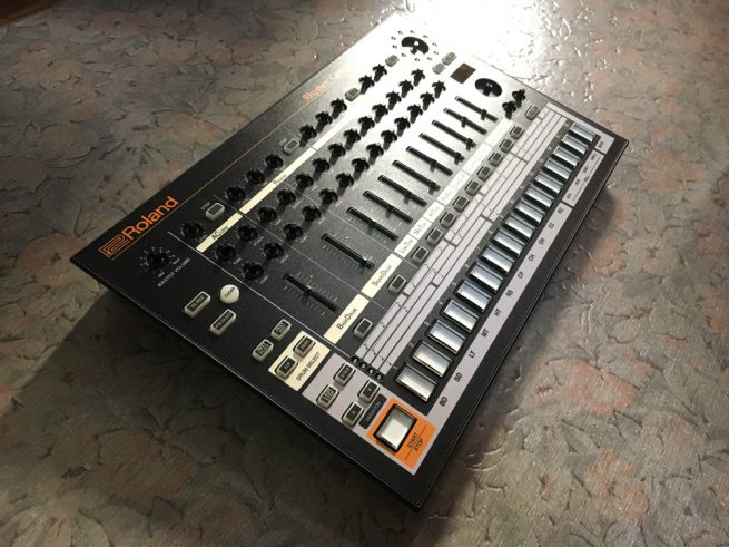 SynthGraphics TR-808 Style